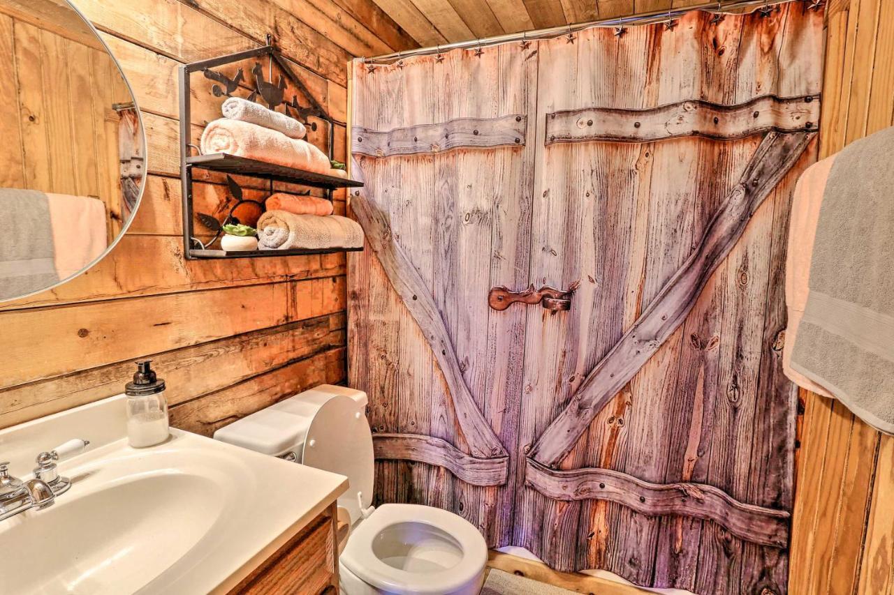 Broken Bow Log Cabin With Fire Pit, Pond, And Deck! 외부 사진