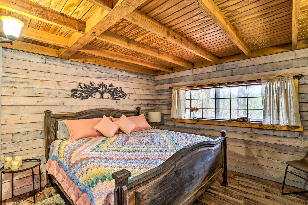 Broken Bow Log Cabin With Fire Pit, Pond, And Deck! 외부 사진